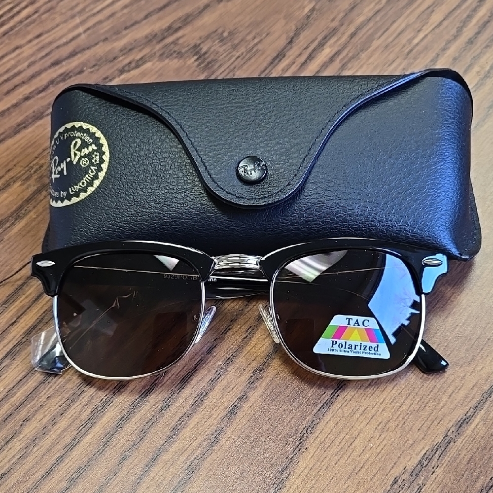 NEW Ray-Ban Black Polarized Sunglasses with Case